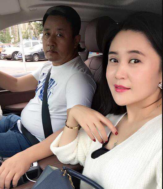 王小宝和吴琼是几婚第一任妻子是谁照片？王小宝和孙立荣离婚了吗